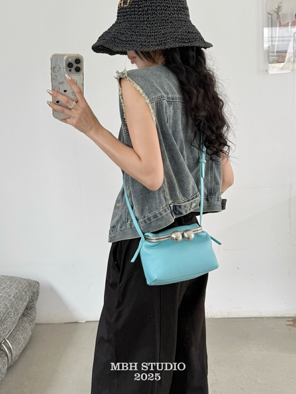 MBH Niche Designer Top Layer Cowhide Egg Bag Compact Clamp Bag Shoulder Crossbody Bag